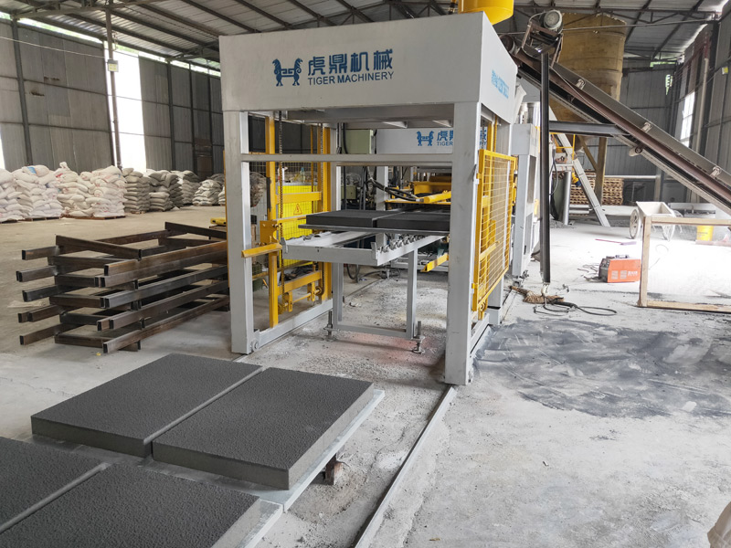 仿石水泥磚生產(chǎn)線 仿石水泥磚生產(chǎn)線